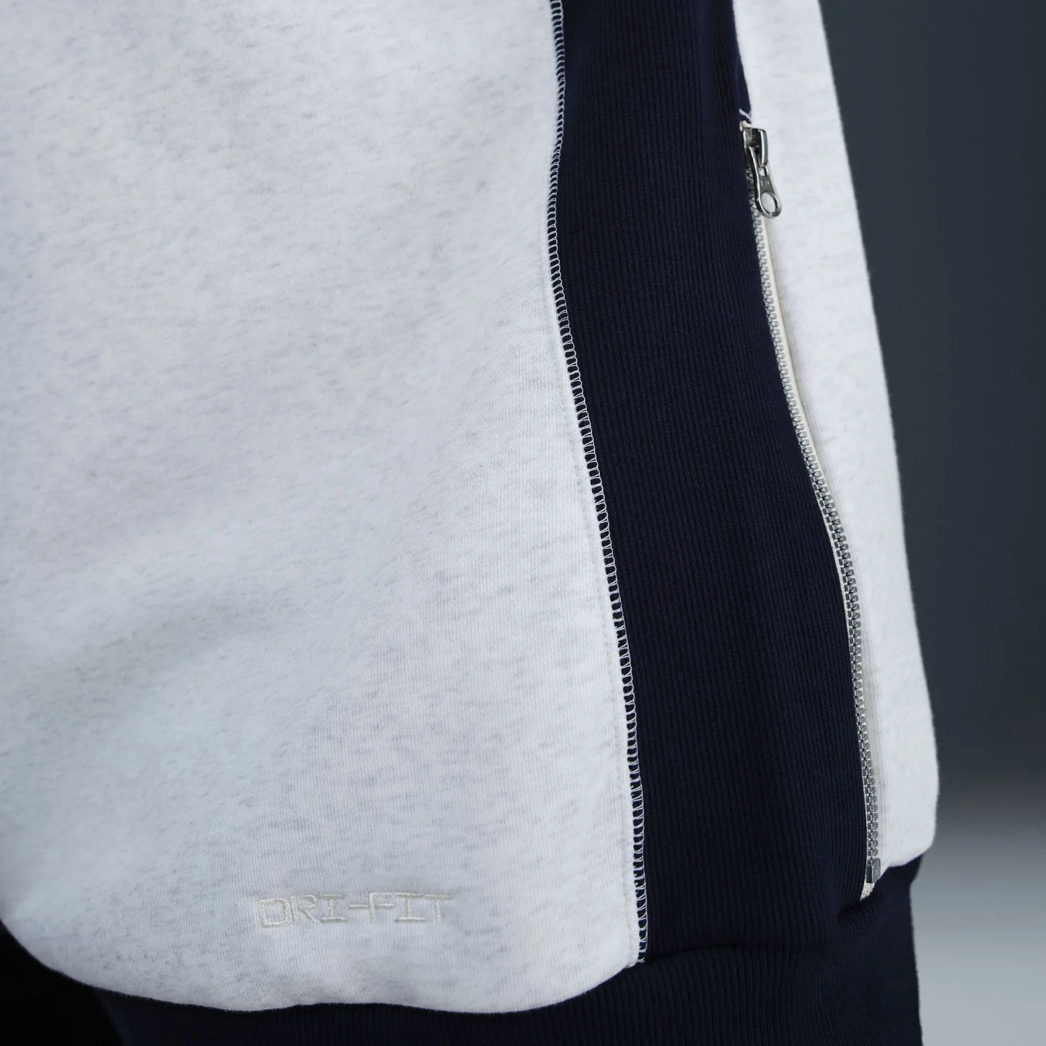 Men's Nike USA Standard Issue Heather Grey Crewneck - Image 5